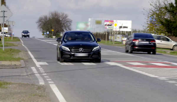 Wygodny Mercedes czy sportowy Mini?
